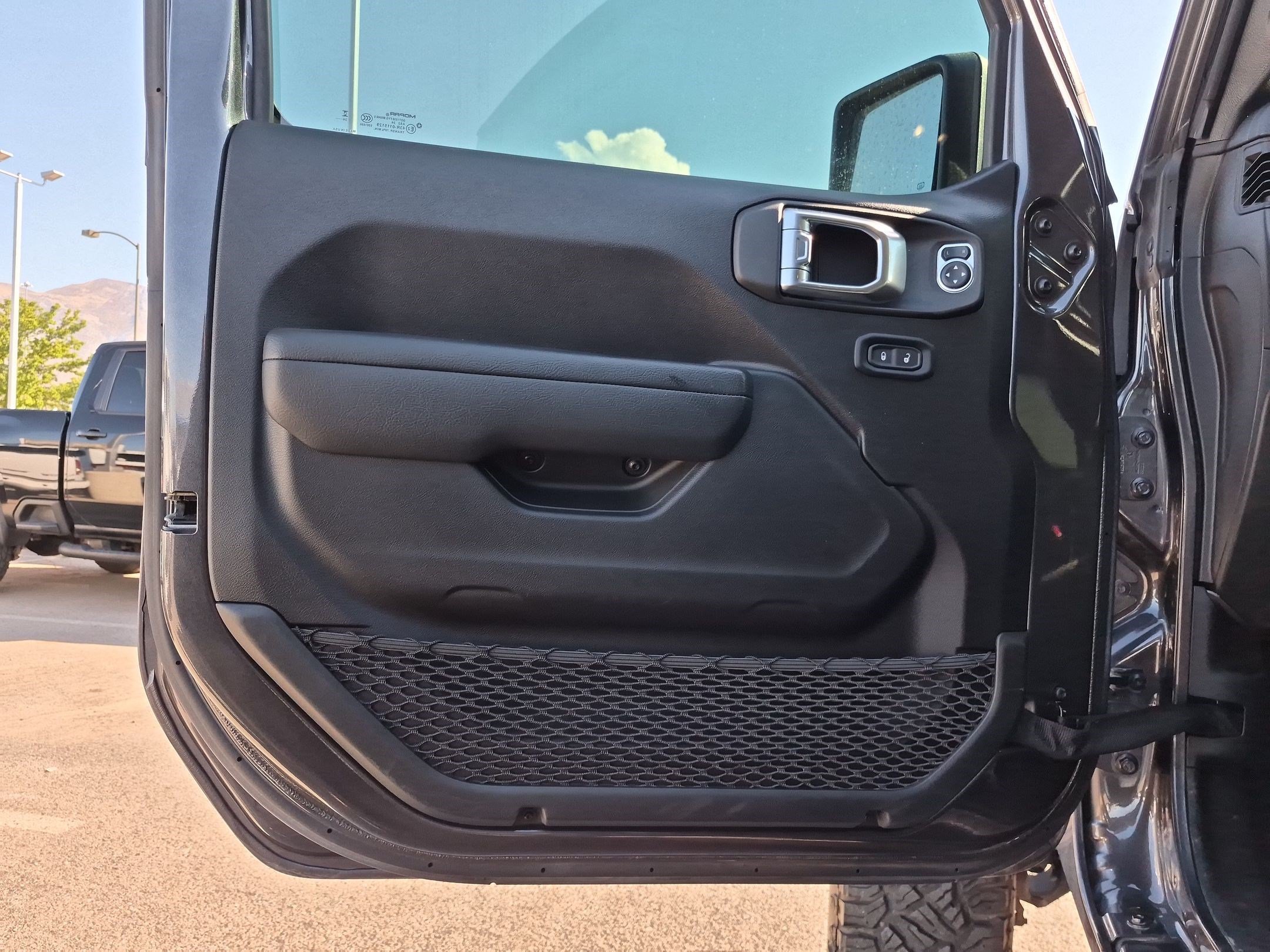 Used 2024 Jeep Gladiator Sport AWD/4WD image 12