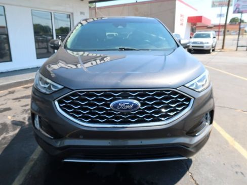 Used 2020 Ford Edge Titanium w/ Equipment Group 301A FWD image 2