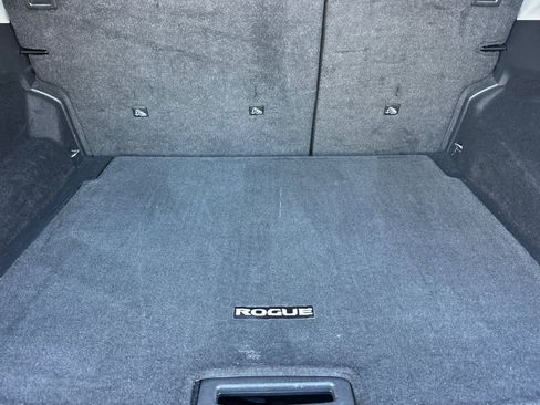 Used 2023 Nissan Rogue SV image 15