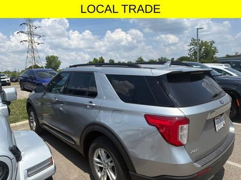 Used 2020 Ford Explorer XLT w/ Equipment Group 202A AWD/4WD image 4