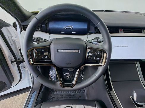 Used 2026 Land Rover Range Rover Evoque Dynamic SE AWD/4WD image 11