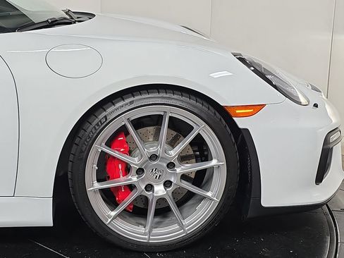 Used 2016 Porsche Boxster Spyder RWD image 11
