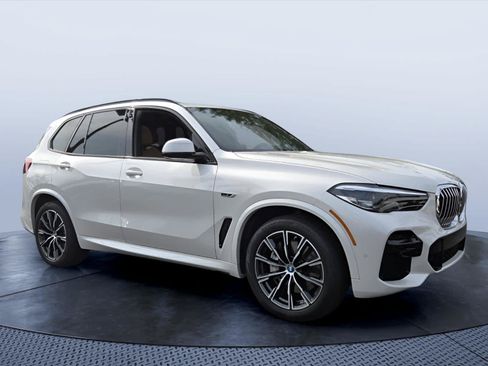 Used 2022 BMW X5 xDrive45e w/ M Sport Package AWD/4WD image 1