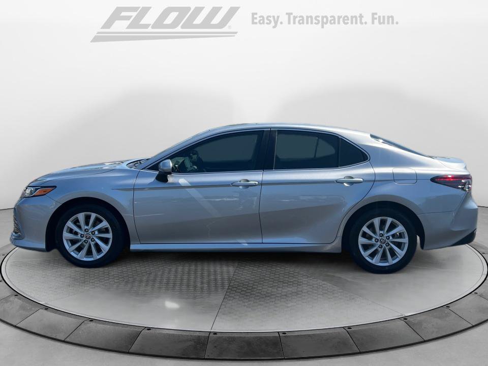 Used 2022 Toyota Camry LE FWD image 5