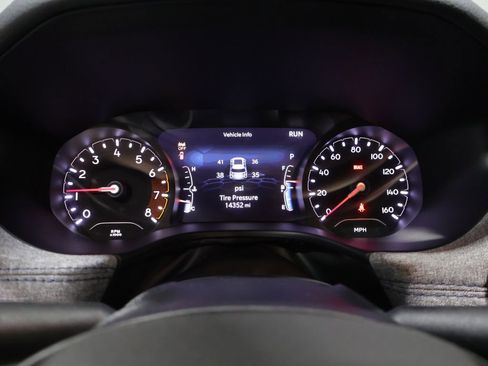 Used 2024 Jeep Compass Sport image 38