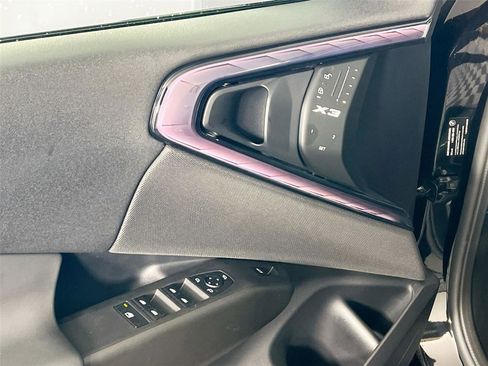 Used 2025 BMW X3 xDrive30i w/ M Sport Package image 18