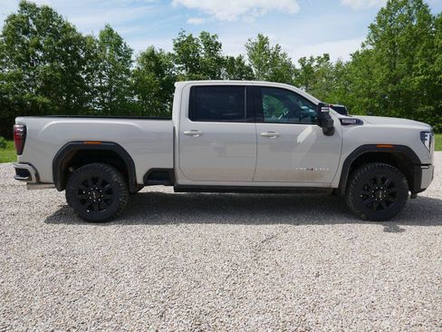 New 2026 GMC Sierra 2500 AT4 w/ AT4 Premium Plus Package AWD/4WD image 3