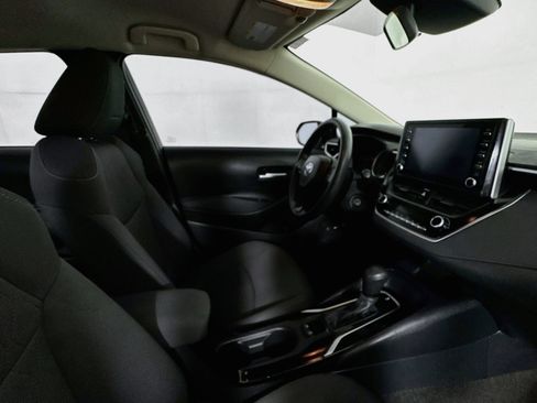 Used 2020 Toyota Corolla LE FWD image 26
