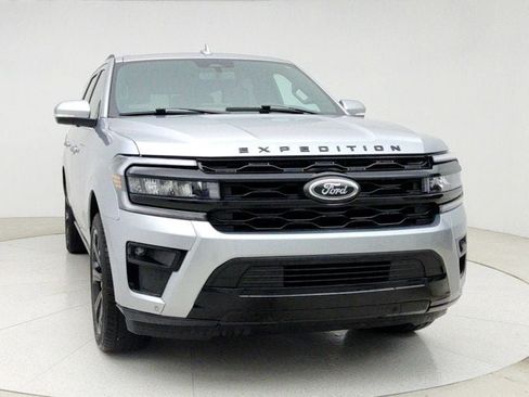 Used 2024 Ford Expedition Limited image 2