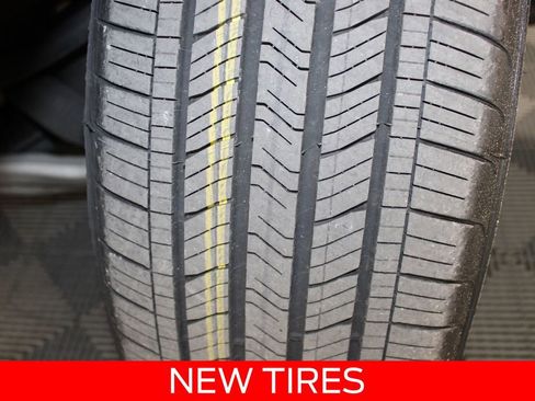 Certified 2020 Ford Explorer Limited w/ Class III Trailer Tow Package image 3