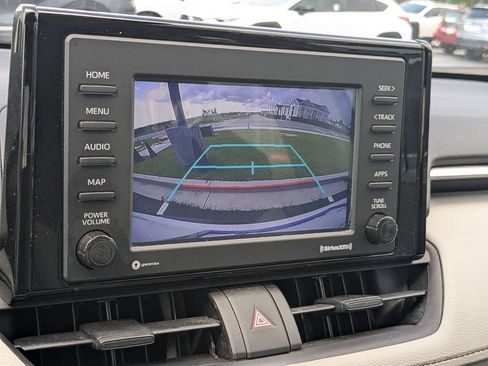 Used 2022 Toyota RAV4 XLE AWD/4WD image 18