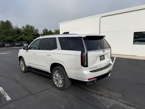 Used 2021 Cadillac Escalade Premium Luxury w/ Performance Package AWD/4WD image 2