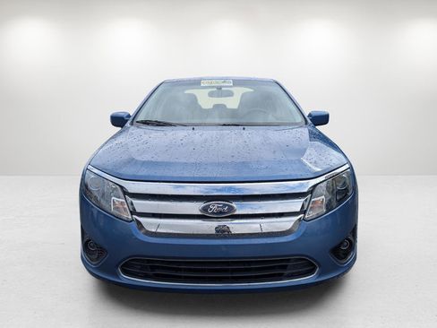 Used 2010 Ford Fusion SE image 2