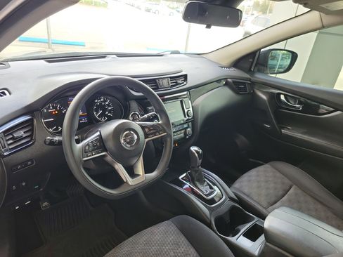 Used 2019 Nissan Rogue Sport SV image 12