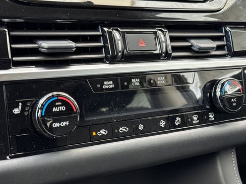 New 2025 Nissan Pathfinder SV image 18