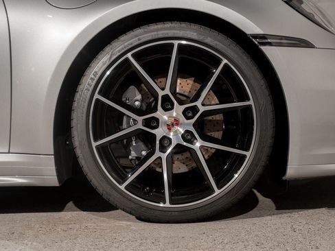 Used 2025 Porsche 911 Carrera T RWD image 16