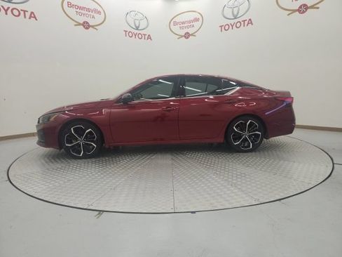 Used 2024 Nissan Altima 2.5 SR FWD image 5