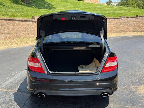Used 2009 Mercedes-Benz C 300 Sedan image 4