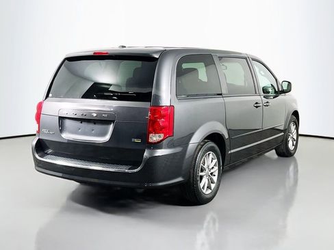 Used 2016 Dodge Grand Caravan SE image 5