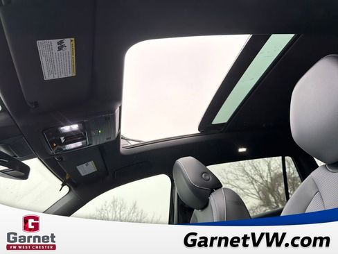 New 2026 Volkswagen Tiguan SE R-Line image 17