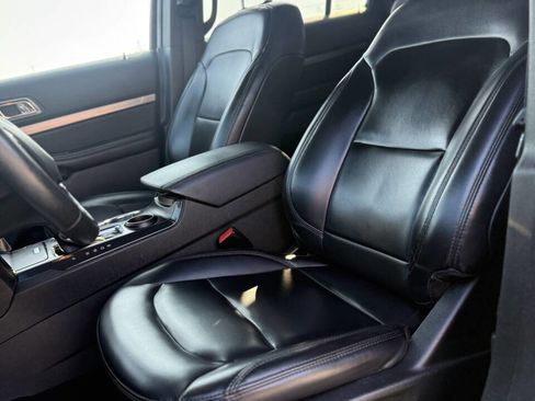 Used 2019 Ford Explorer XLT w/ Equipment Group 202A image 10