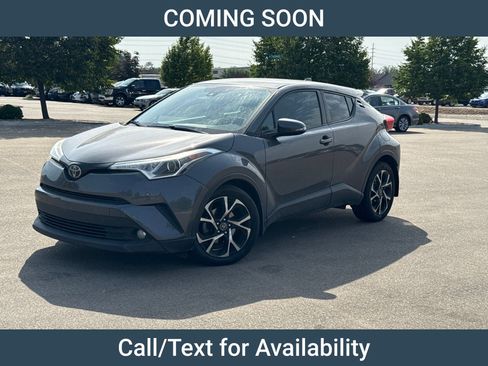 Used 2018 Toyota C-HR XLE FWD image 3