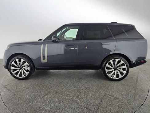 New 2026 Land Rover Range Rover SE image 2