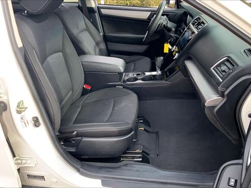 Used 2019 Subaru Outback 2.5i Premium image 9
