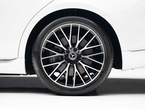 Used 2023 Mercedes-Benz S 580 4MATIC Sedan w/ 3D Technology Package image 21