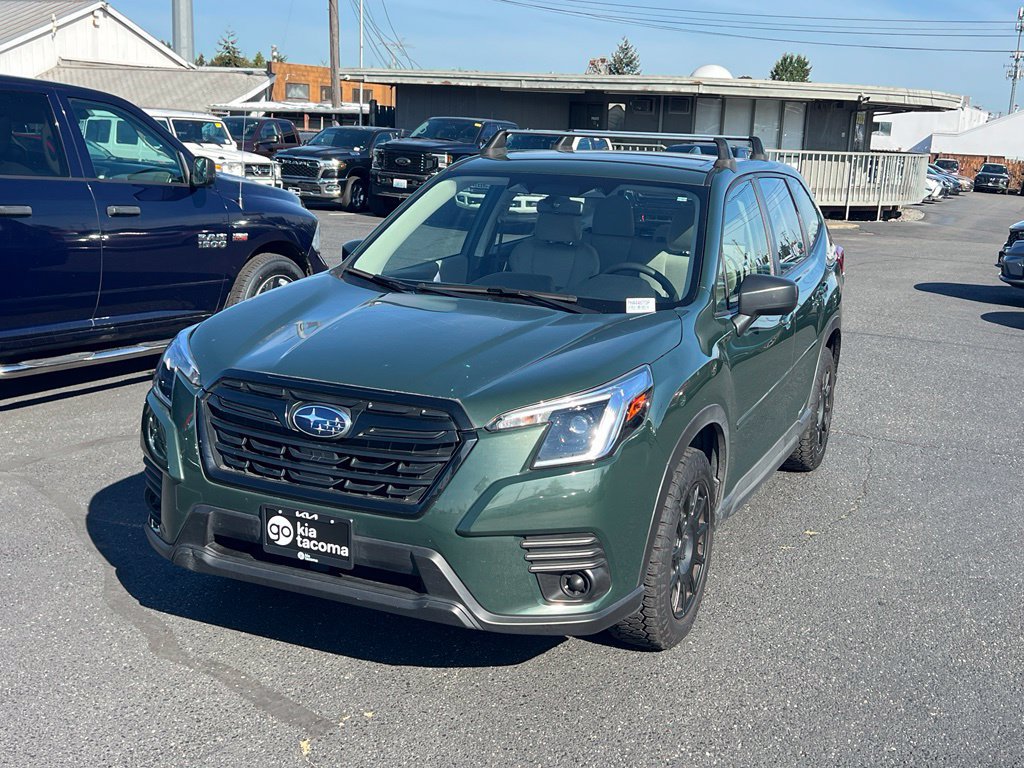 Used 2023 Subaru Forester AWD/4WD image 3