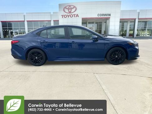 Used 2025 Toyota Camry SE FWD image 6