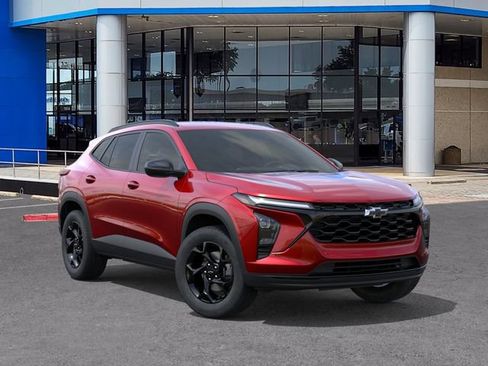 New 2026 Chevrolet Trax LT w/ Driver Confidence Package FWD image 7