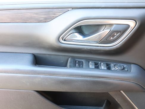 Used 2021 Chevrolet Tahoe LT w/ LT Signature Package image 12