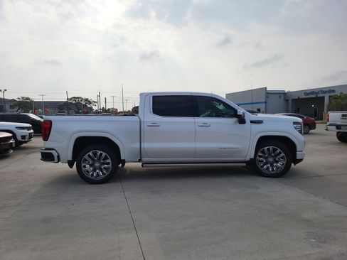 Used 2024 GMC Sierra 1500 Denali w/ Denali Reserve Package image 4