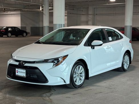 New 2026 Toyota Corolla LE FWD image 4
