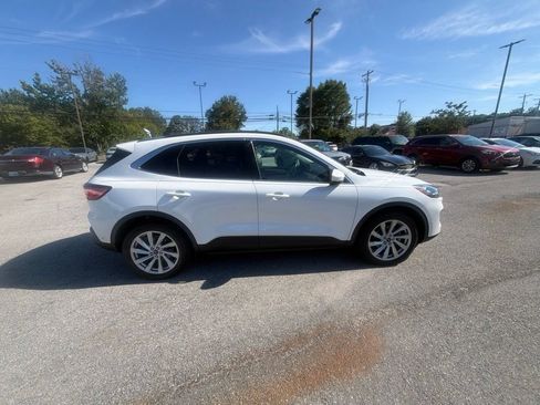 Used 2022 Ford Escape Titanium w/ Titanium Elite Package AWD/4WD image 4