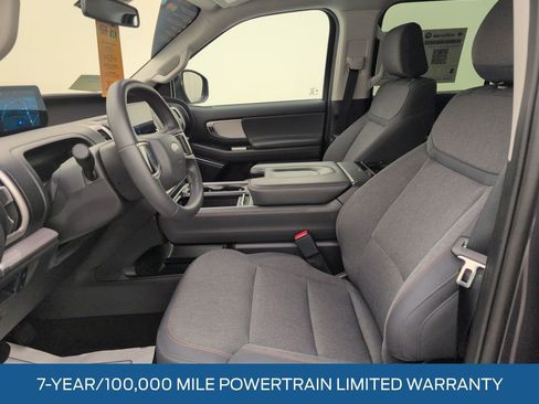 Certified 2025 Ford Expedition Active image 4