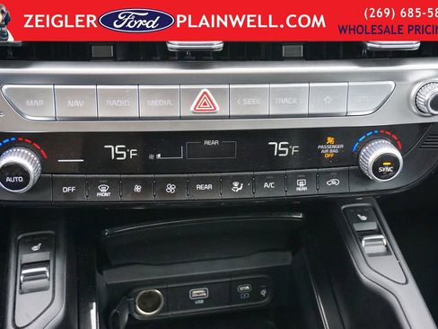 Used 2025 Kia Telluride S AWD/4WD image 24