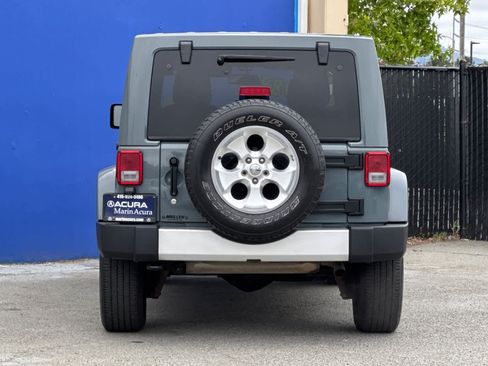 Used 2014 Jeep Wrangler Unlimited Sahara w/ Connectivity Group AWD/4WD image 4