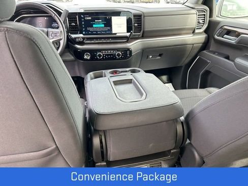 Used 2022 Chevrolet Silverado 1500 LT AWD/4WD image 7