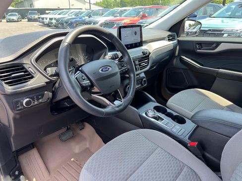 Used 2022 Ford Escape SE w/ Convenience Package FWD image 16