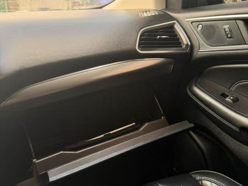 Used 2023 Ford Edge Titanium AWD/4WD image 28