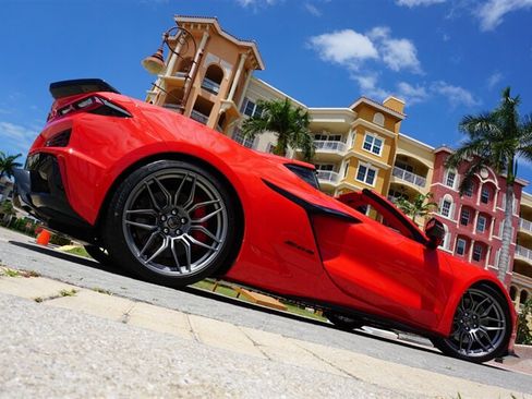 Used 2024 Chevrolet Corvette Z06 w/ Stealth Interior Trim Package RWD image 60