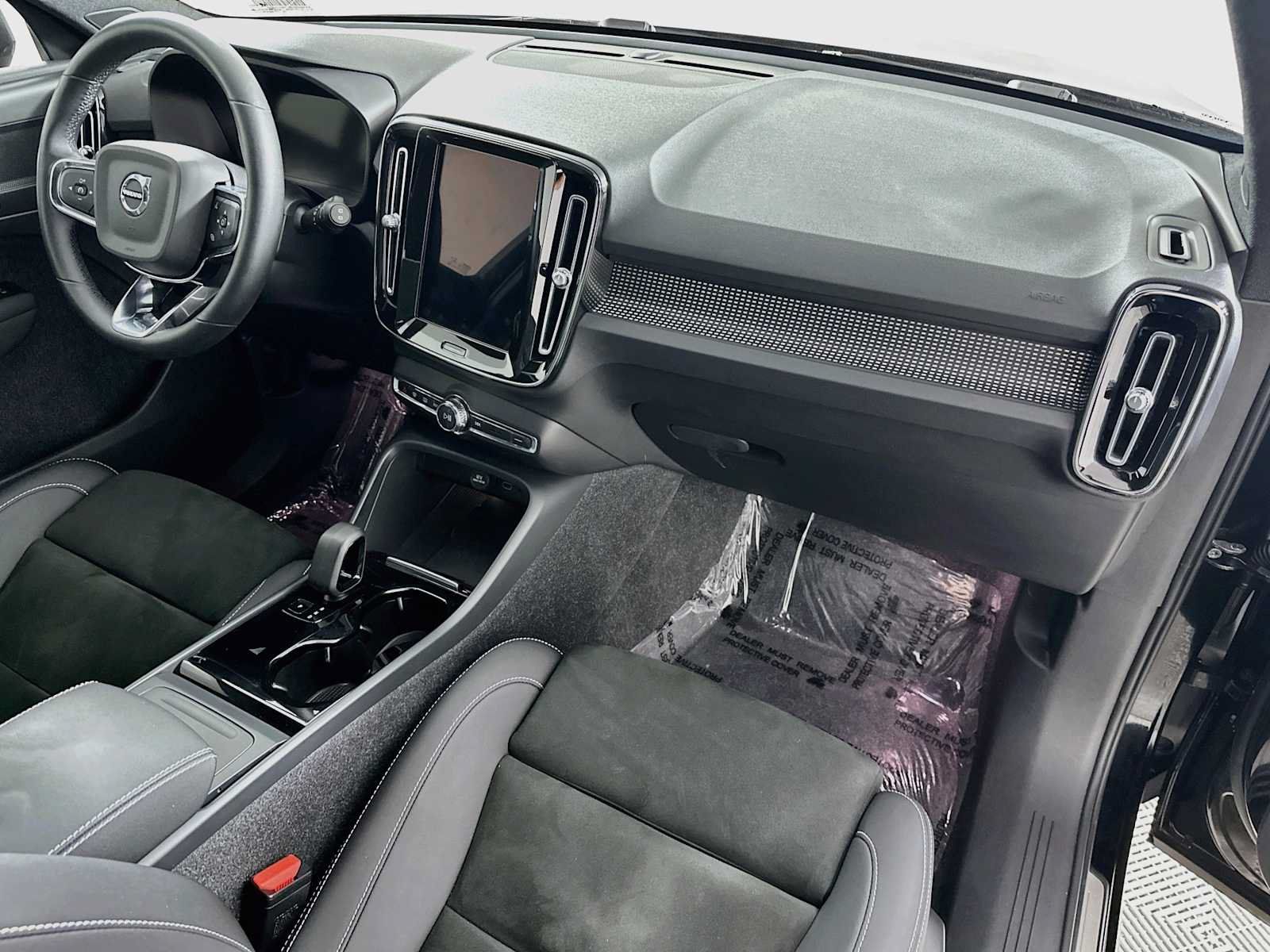 Used 2022 Volvo XC40 P8 Recharge Plus AWD/4WD image 28
