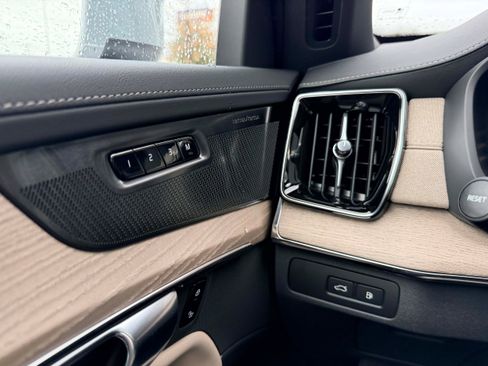 New 2026 Volvo XC90 T8 Plus image 19