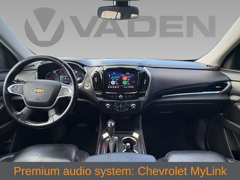 Used 2020 Chevrolet Traverse LT FWD image 3