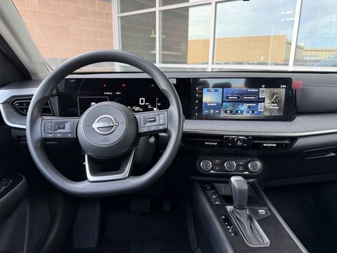 Used 2025 Nissan Kicks SV image 16