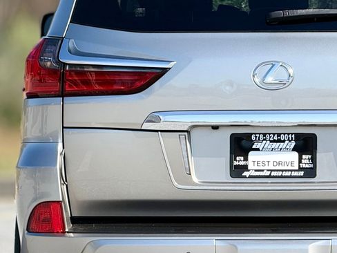 Used 2018 Lexus LX 570 4WD w/ Luxury Package image 15