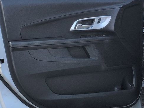 Used 2017 Chevrolet Equinox LT w/ Convenience Package image 13