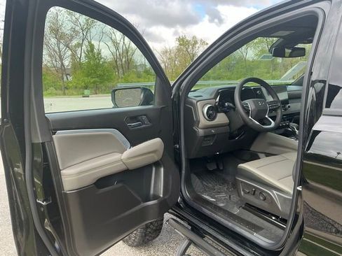 New 2026 Chevrolet Colorado ZR2 w/ Technology Package AWD/4WD image 15